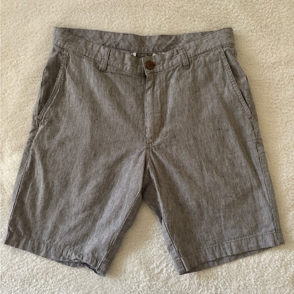 Tommy Bahama Gray Men’s Shorts Size 32